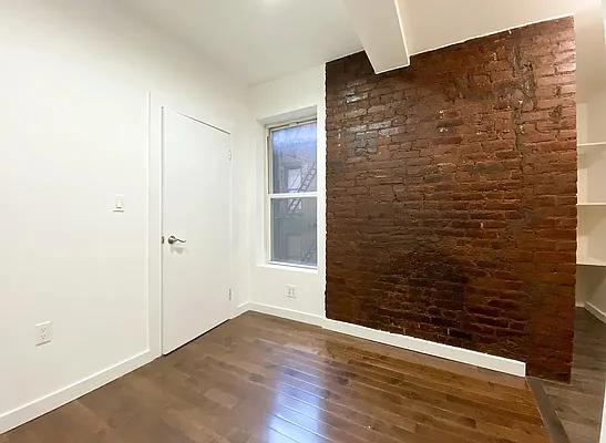 Rented by Kahen Properties | media 18