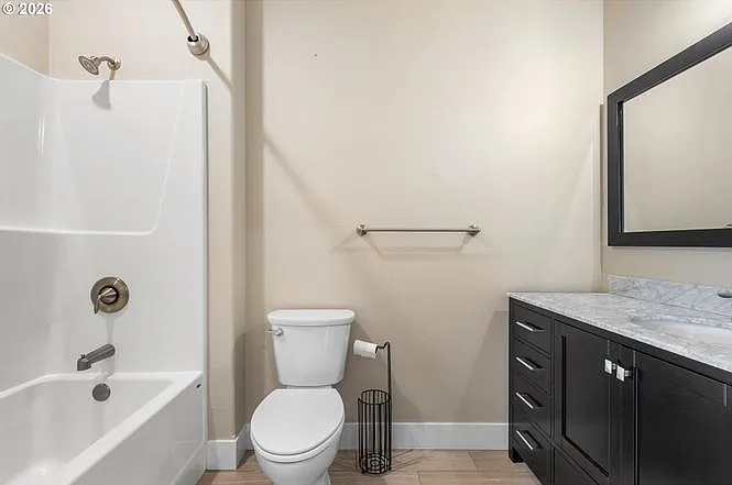 110 Flangas Ave — Photo 14