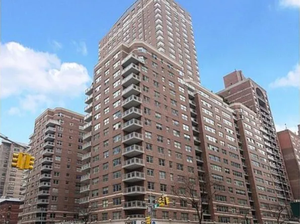 360 East 72nd Street image 14 of 21