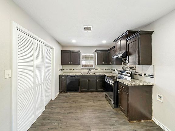 5th image of 3561 Nathaniel Brown St