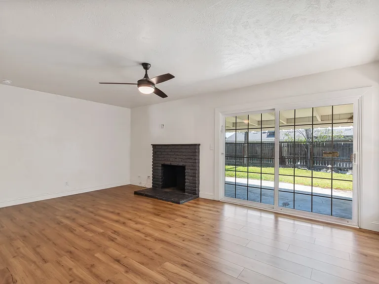 4014 E Buckingham Way — Photo 4