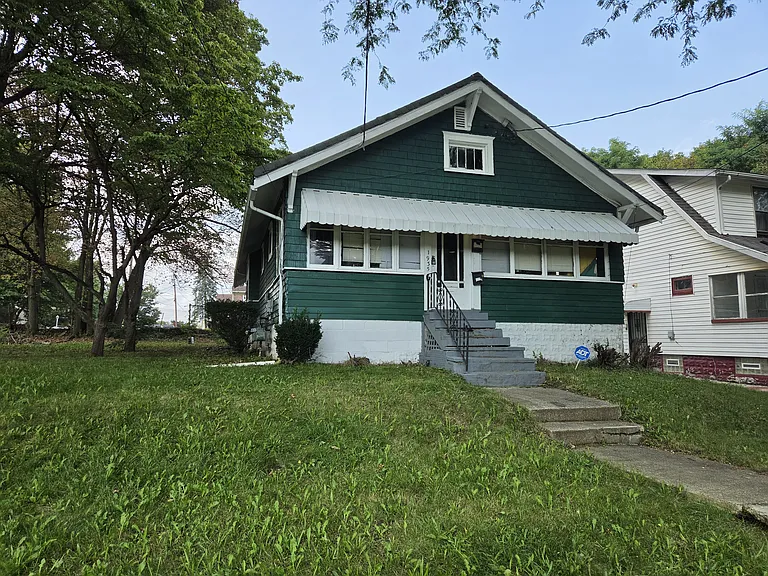 935 E Crosier St — Photo 6