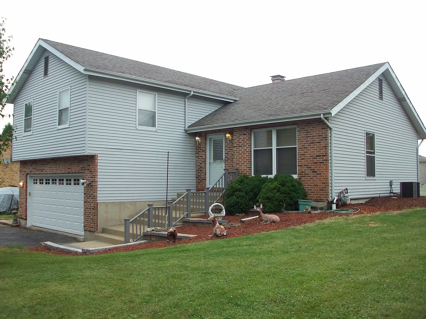 4N311 6th Ave photo 1