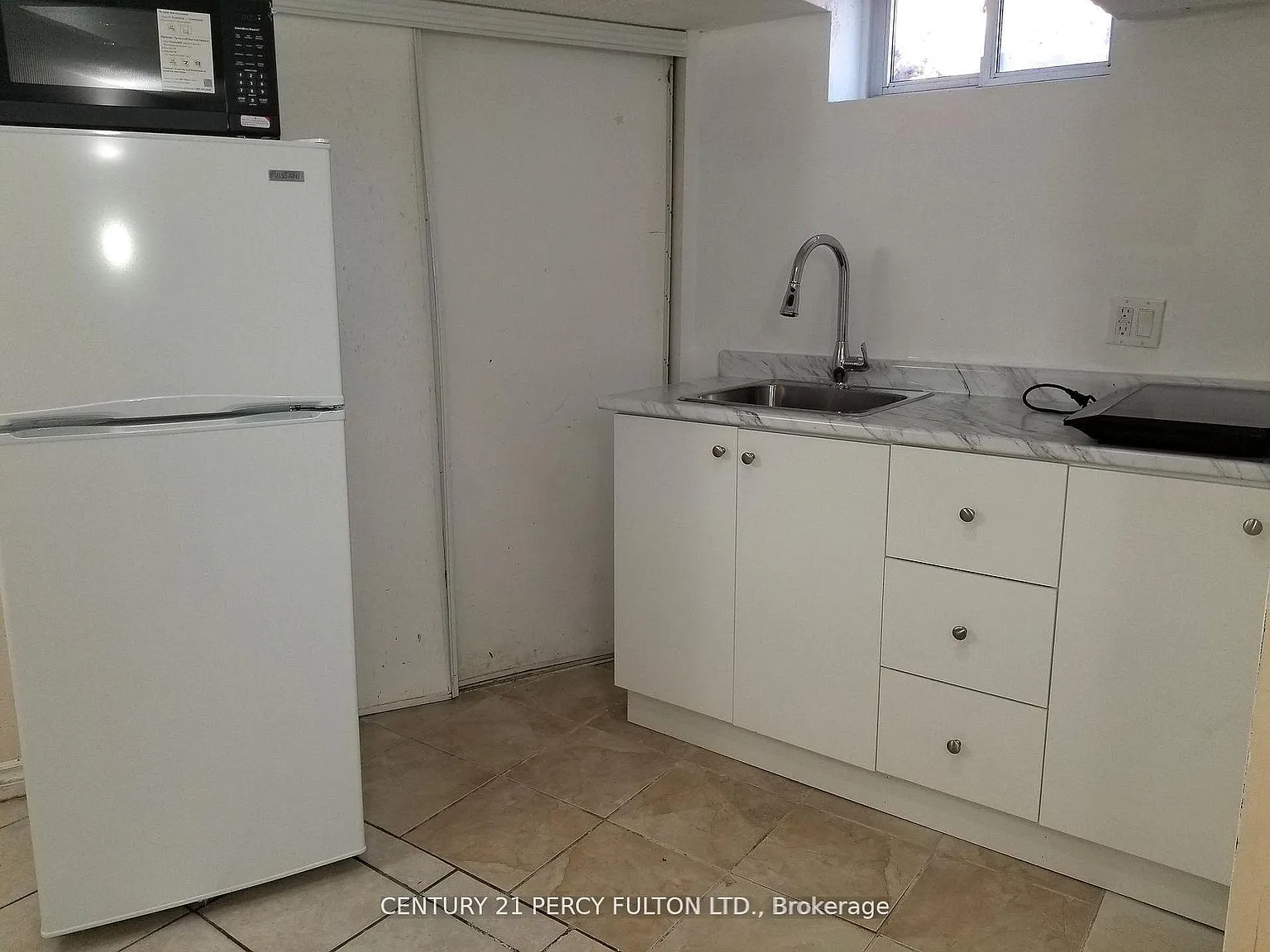 1 bed, $900 — Photo 2