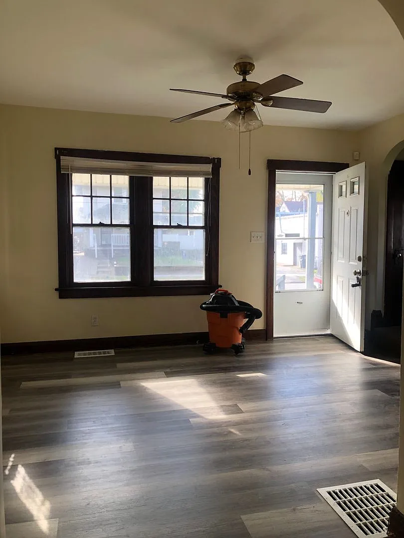 2 Bedroom West Toledo — Photo 4