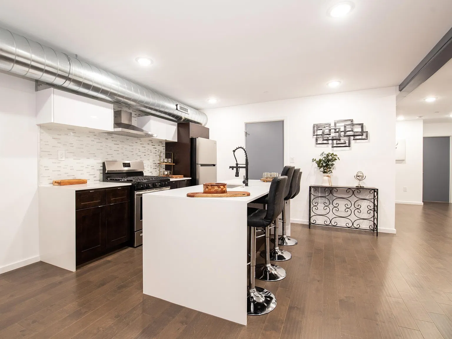 2 bed, 1650 sqft, $2,095 — Photo 4