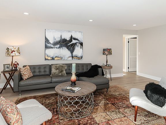 4th image of 3101 Toulon Dr APT B1