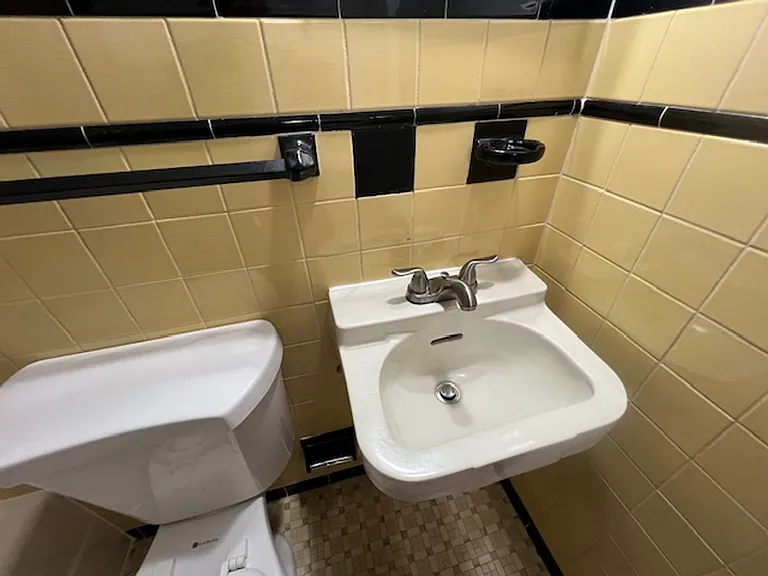 120 N Palmway — Photo 32
