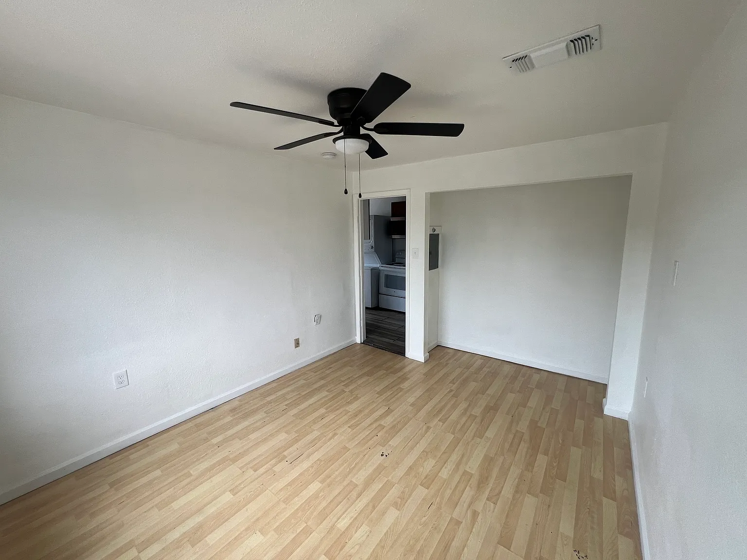 2 bed, 550 sqft, $1,250 — Photo 2