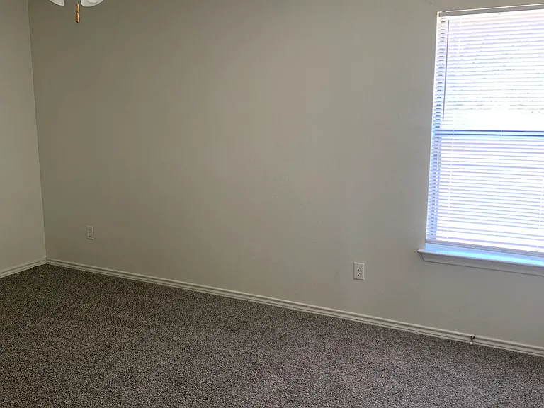 2706 Ashley Dr — Photo 15