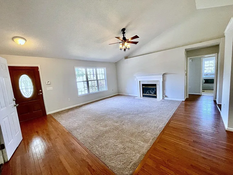 160 Hunters Rdg — Photo 2