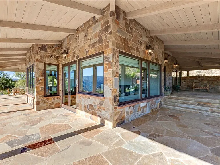 38 Asoleado Dr — Photo 8