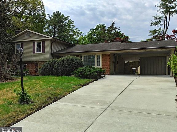 2nd image of 8411 Georgian Way
