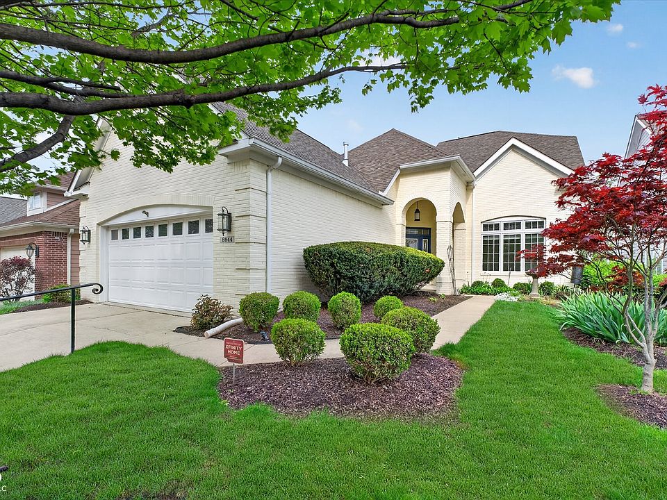 1st image of 8944 Crystal River Dr