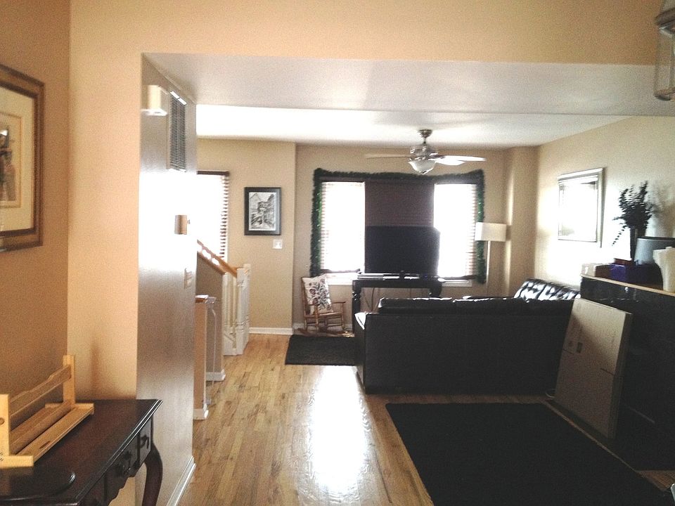 2nd image of 815 N Harlem Ave