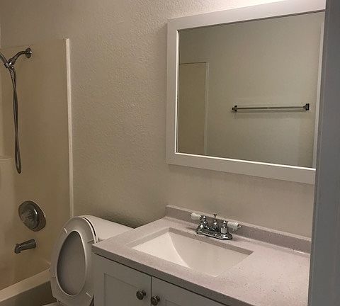 4th image of 1146 Oxford Dr APT B