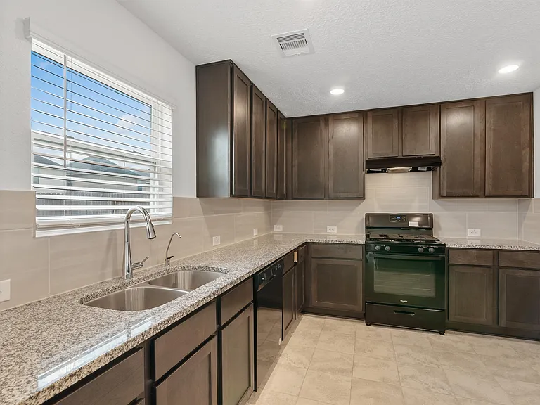 647 Ash Mill Dr — Photo 7