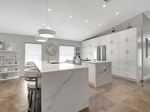5th image of 7406 Haviland Circle