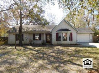 275 W Pine Ave, Kingsland, GA 31548