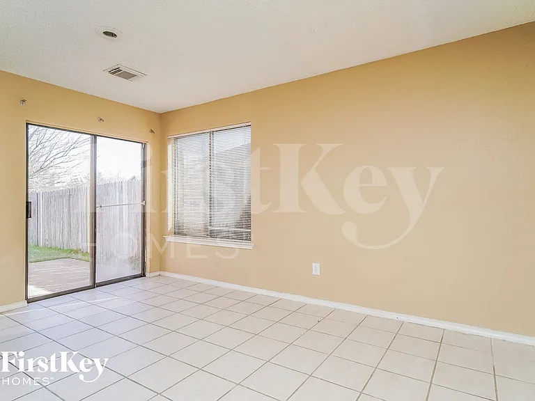 3934 Cochise Dr — Photo 7