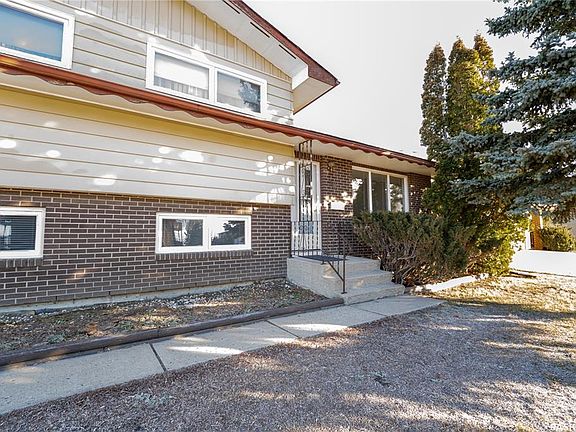 2nd image of 30 Avens ROAD