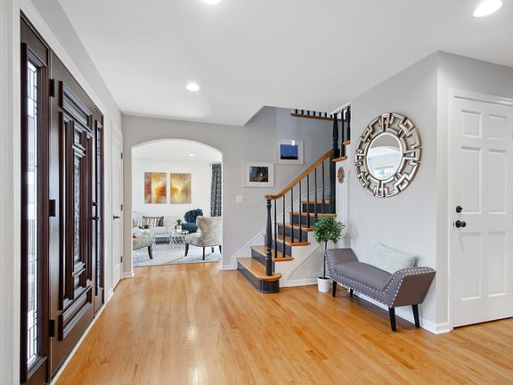 2nd image of 212 Waterford Dr
