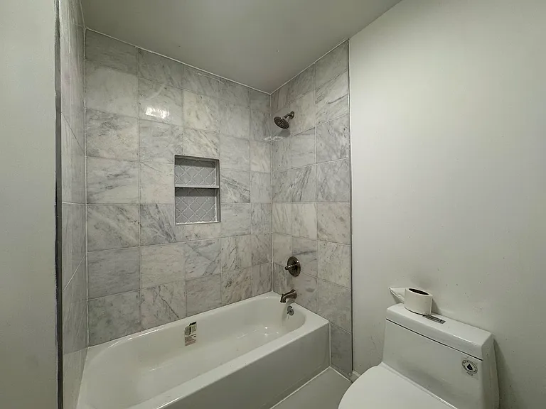1319 Bryn Mawr St #1 — Photo 12