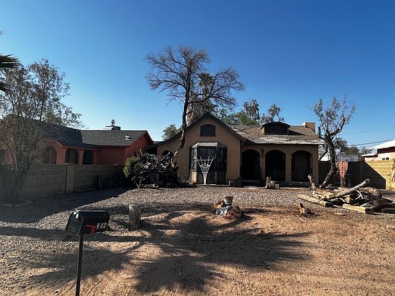 2nd image of 204 E 9th St