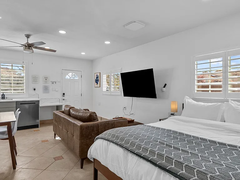 5659 W Avenue L6 — Photo 13