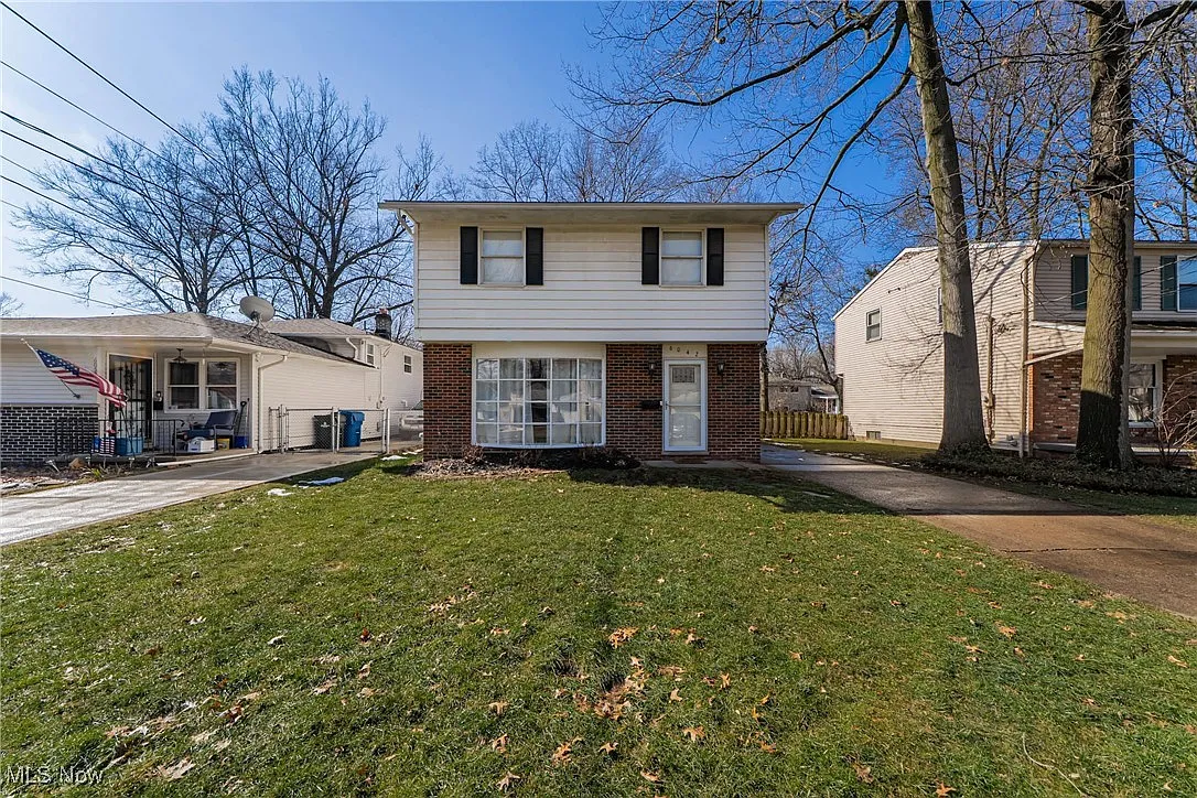 6042 Decker Rd photo 1