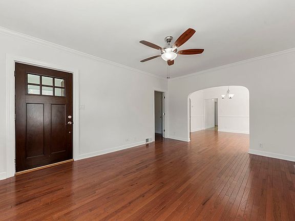3rd image of 1108 S Lyman Ave