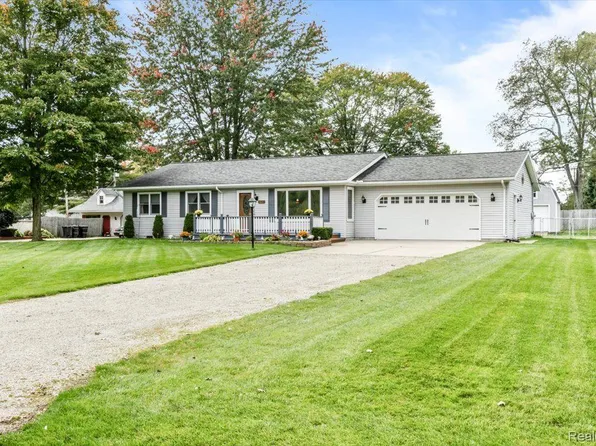 3331 Cranberry Dr, Clyde, MI 48049