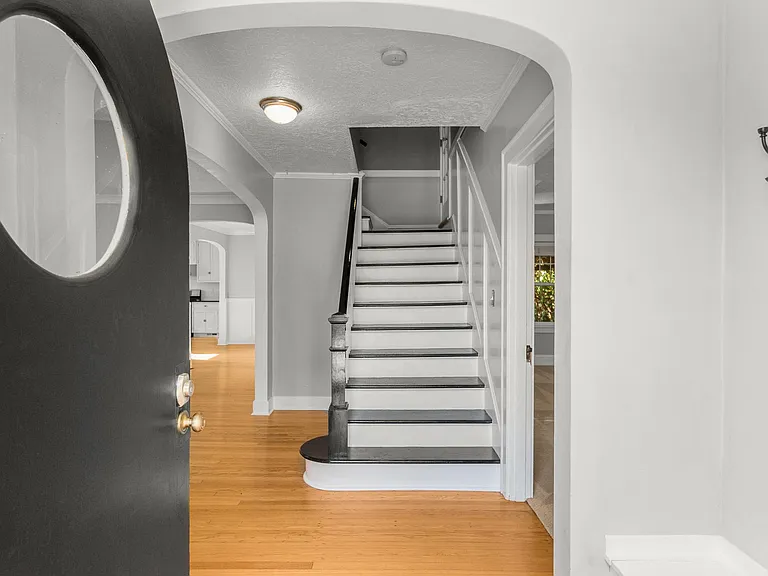 8036 N Syracuse St — Photo 15