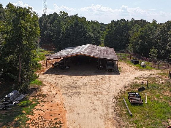 4th image of 391 County Road 16