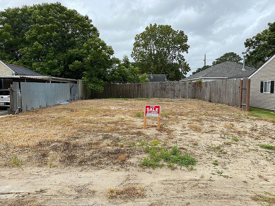 2nd image of 612 Labarre Dr