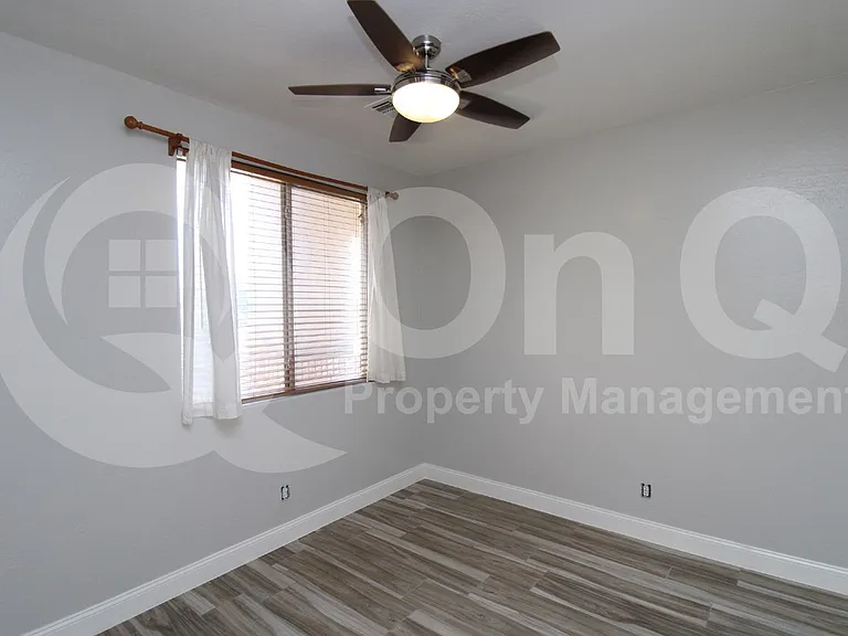 2764 E Highland Ct — Photo 12
