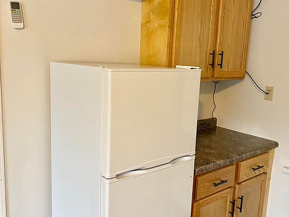 2nd image of 1000 W Cumberland Rd #6