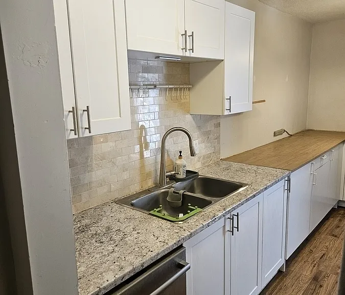 4220 Castle Rd #H — Photo 7