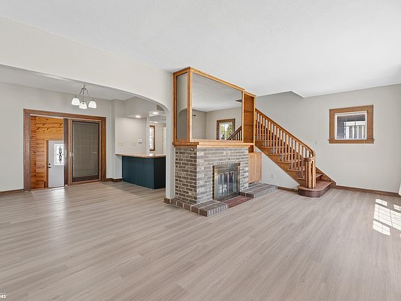 3rd image of 709 N 8th St