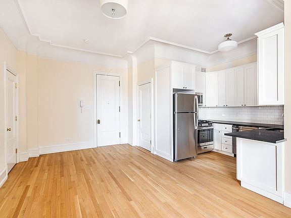 4th image of 2109 Broadway APT 1360