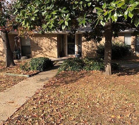 2nd image of 426 Oakhill Dr