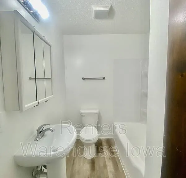 1816 Francis Ave #2 — Photo 3