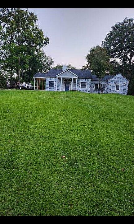 1st image of 1383 Riverside Dr