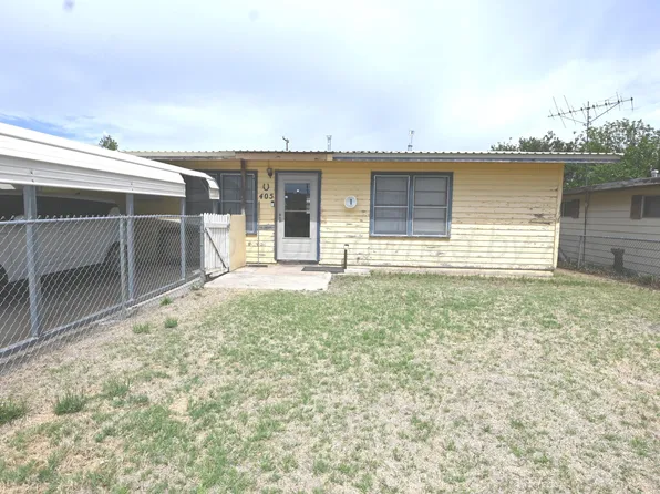 405 Brown Ave, Stinnett, TX 79083