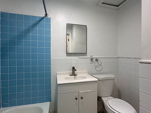 5th image of 178 Clarence St APT 4