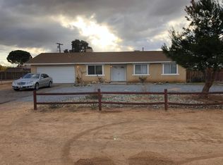 10744 Nambe Rd, Apple Valley, CA 92308