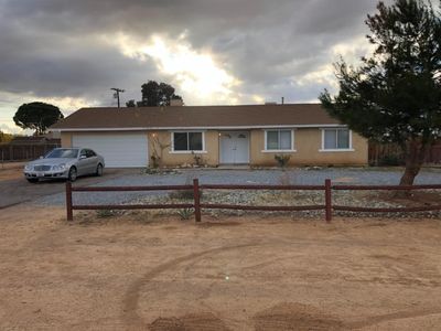 10744 Nambe Rd, Apple Valley, CA, 92308