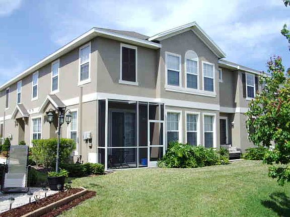 Rear with screened lani