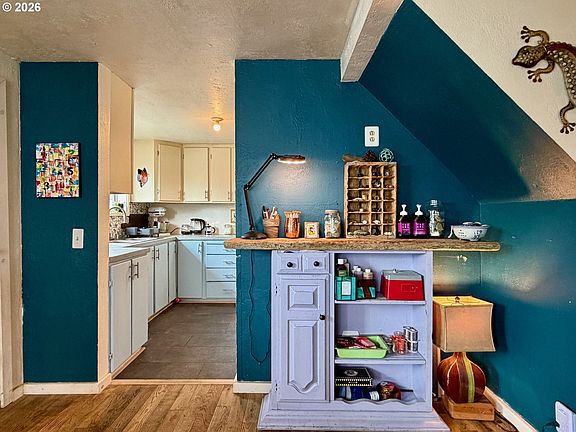 5th image of 589 Rivington St