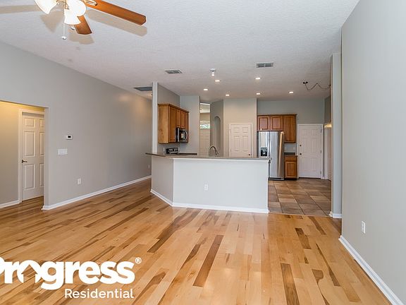 2nd image of 3250 Horseshoe Trail Dr